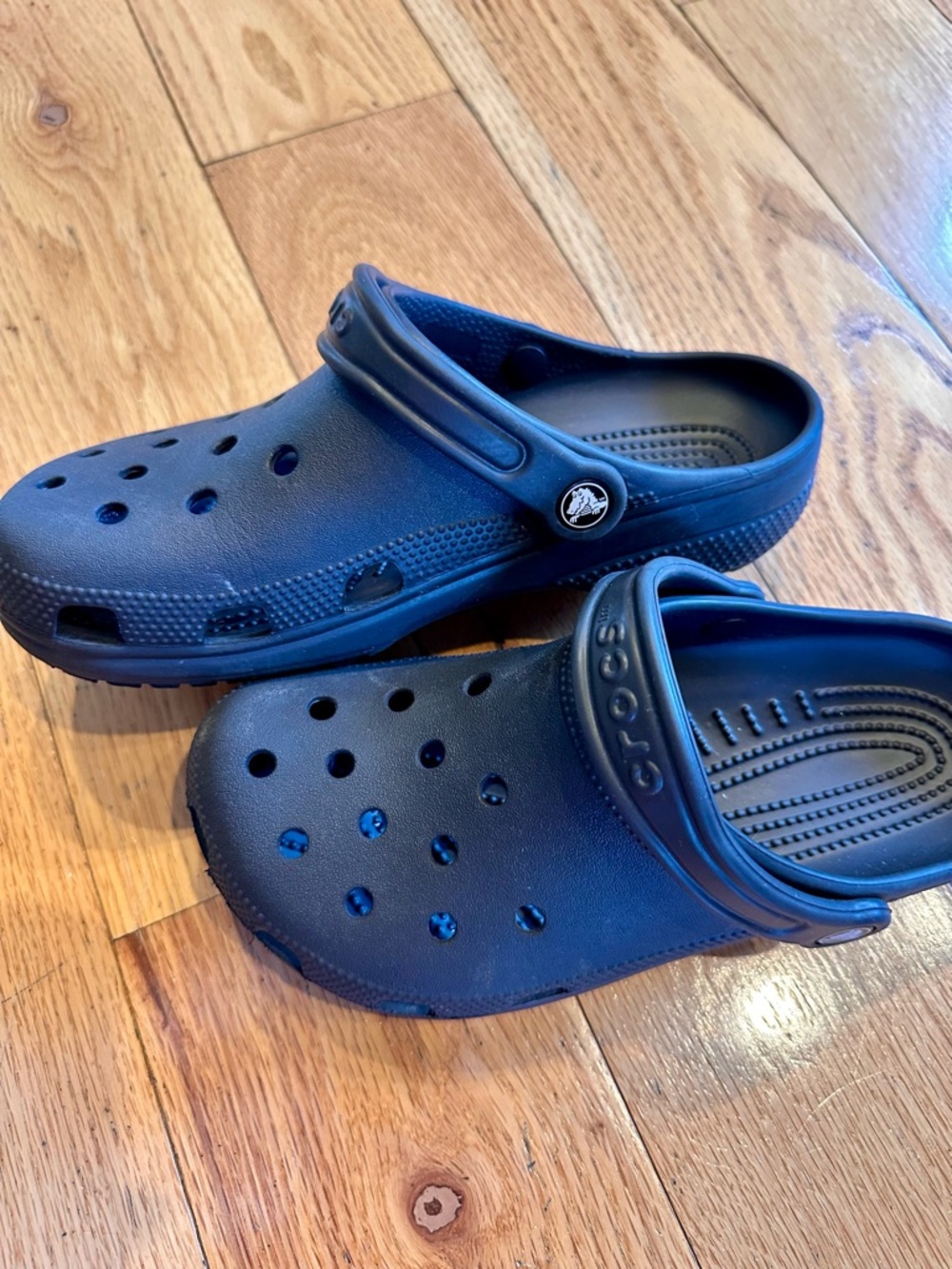 Size 7 M / 9 W black Crocs Comfort Clogs - Picture 8 of 11
